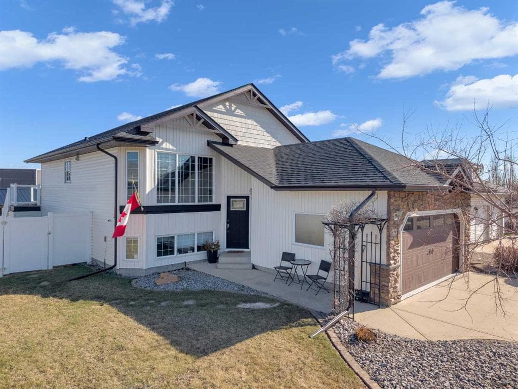 120 Devilder Avenue, Trochu — photo 2
