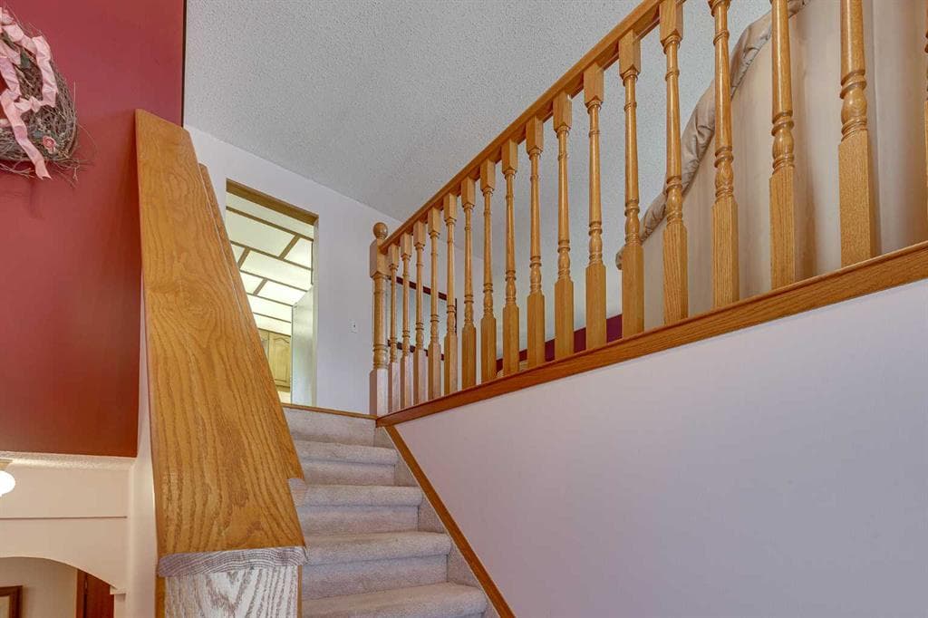 15 Newlands Avenue, Red Deer — photo 4