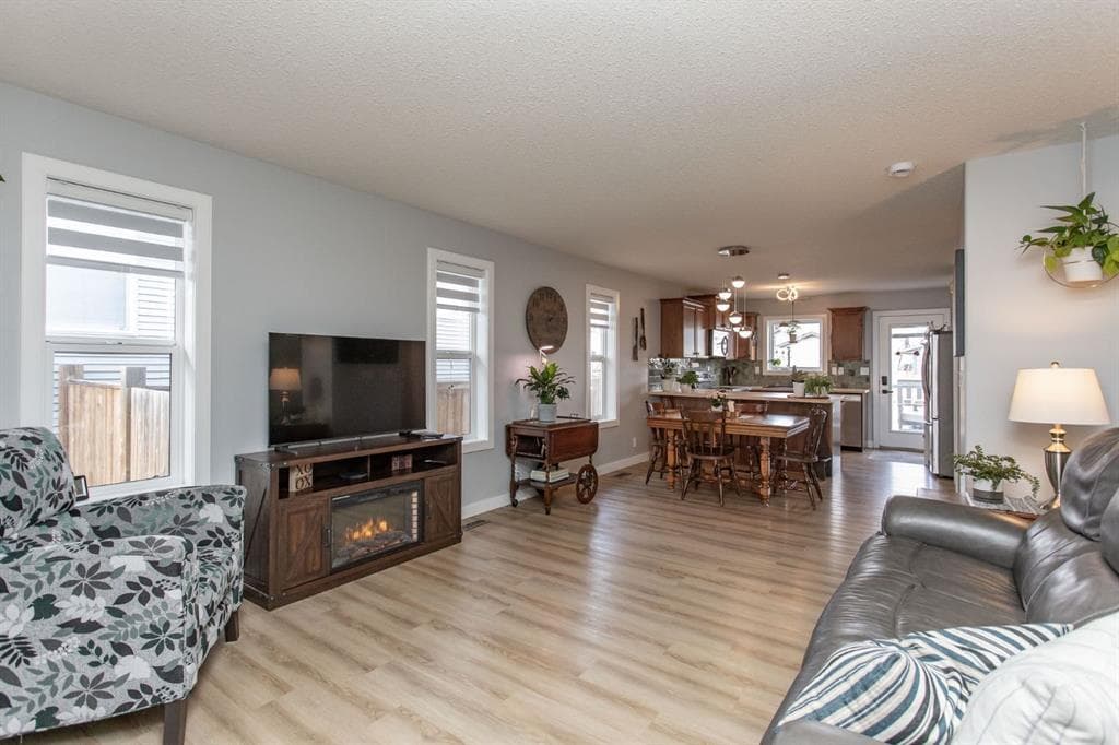 179 Long Close, Red Deer — photo 3
