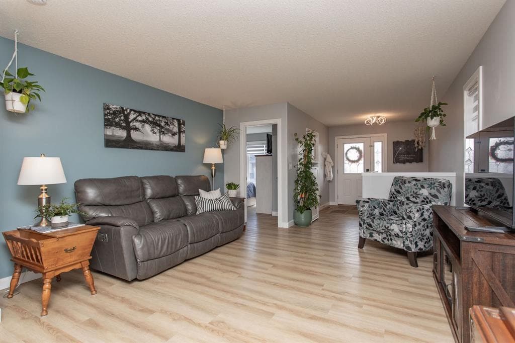 179 Long Close, Red Deer — photo 5
