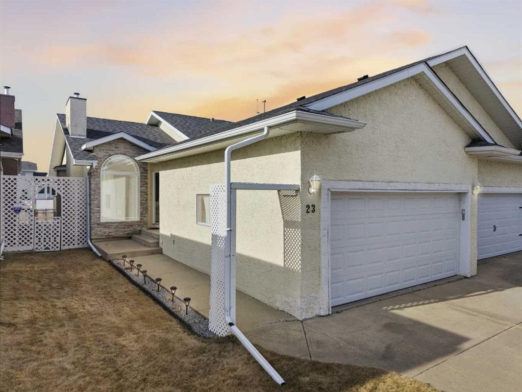 23 Wildrose Drive N, Sylvan Lake — photo 2