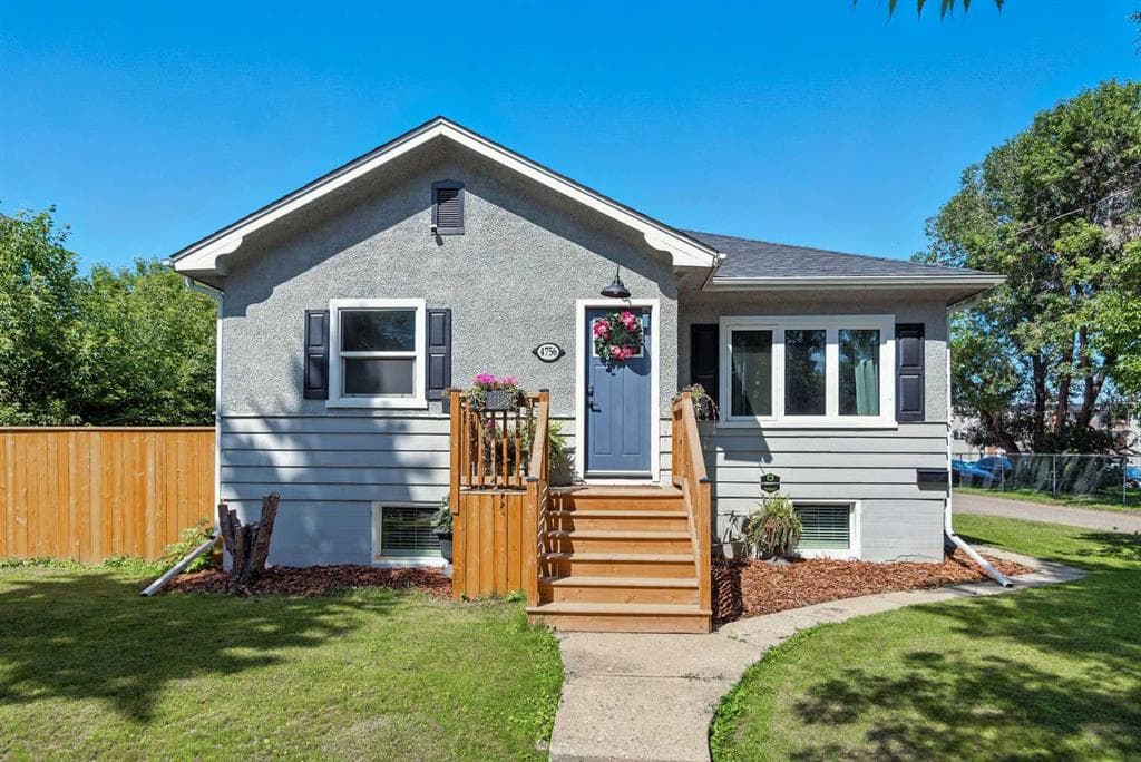 4756 54 Street, Red Deer — main photo