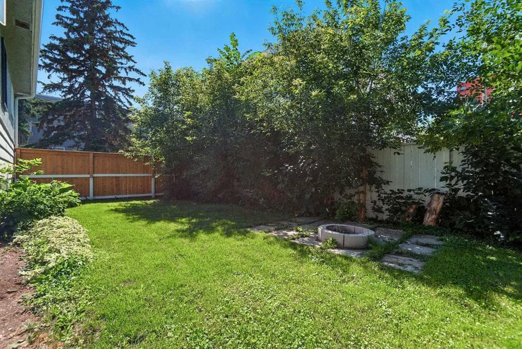 4756 54 Street, Red Deer — photo 3