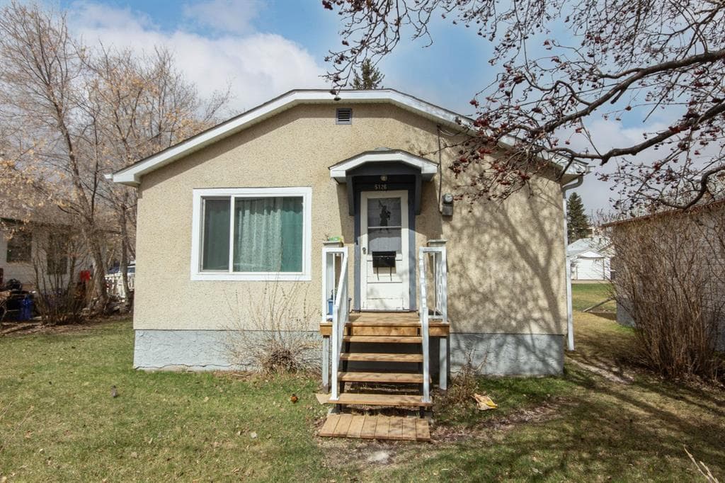 5126 37 Street, Red Deer — main photo