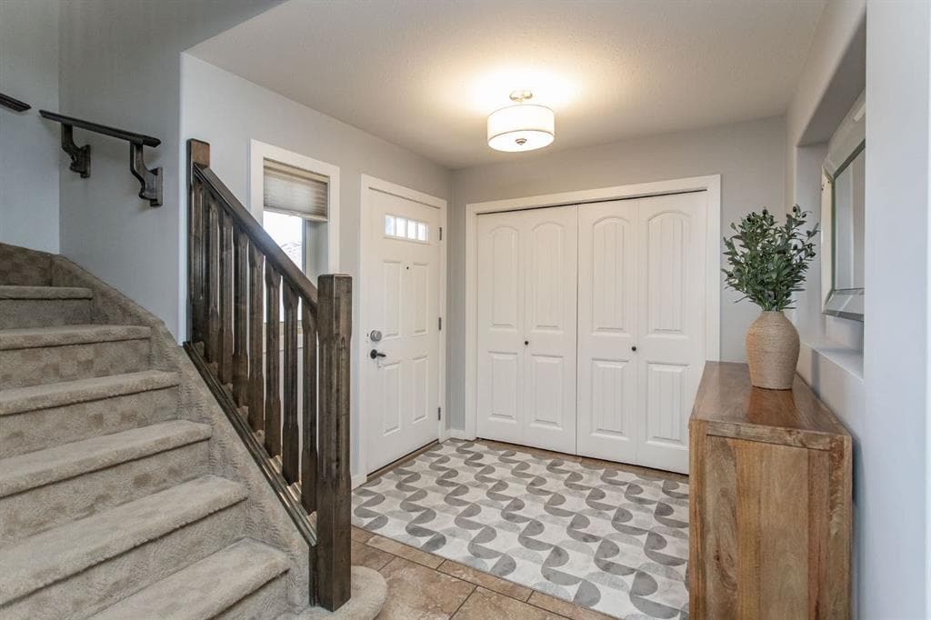 55 Kind Close, Red Deer — photo 2