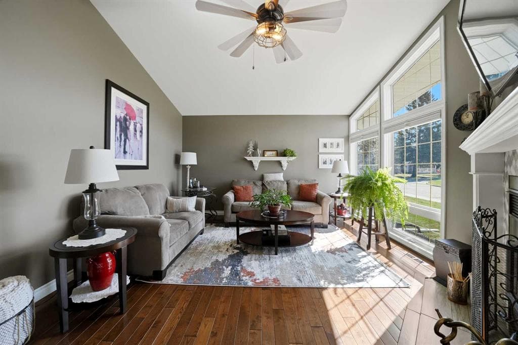 6 Sydney Close, Red Deer — photo 4