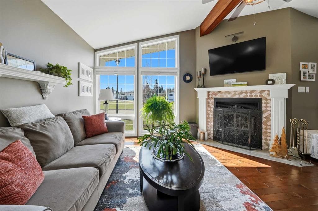 6 Sydney Close, Red Deer — photo 5