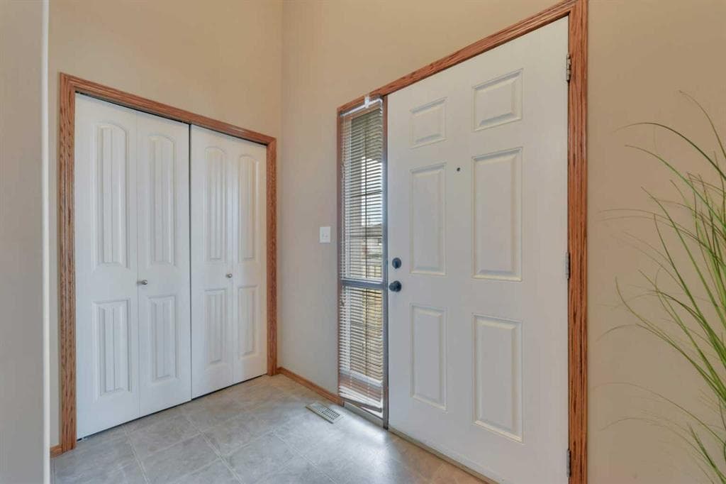 628 Lancaster Drive, Red Deer — photo 4