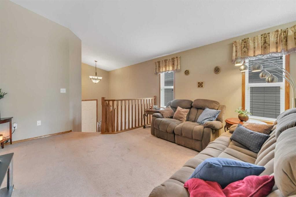 628 Lancaster Drive, Red Deer — photo 5