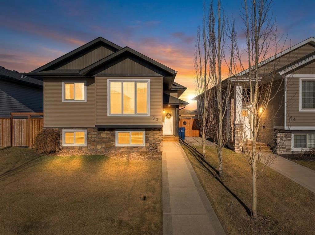 90 Aurora Heights Boulevard, Blackfalds — main photo