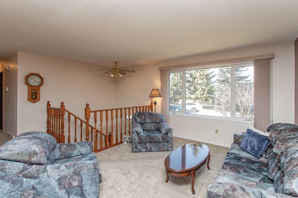 95 Oak Street, Red Deer — photo 2