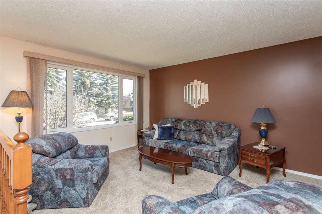95 Oak Street, Red Deer — photo 3