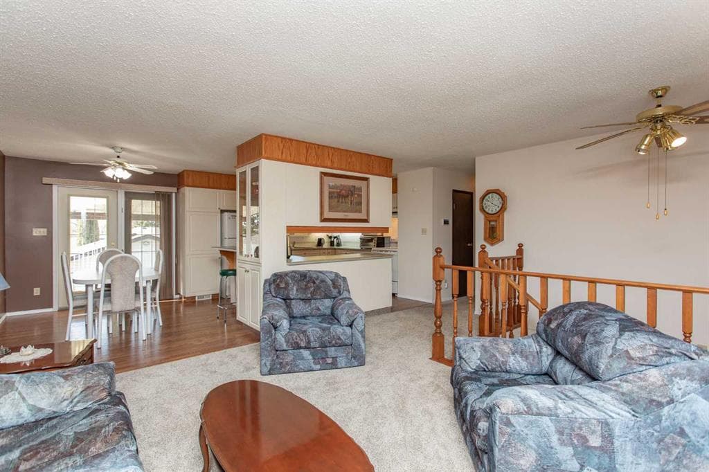 95 Oak Street, Red Deer — photo 4