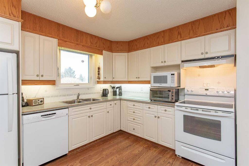 95 Oak Street, Red Deer — photo 5